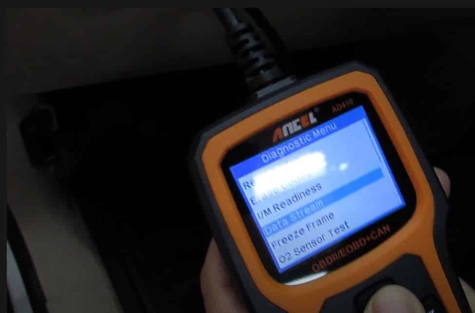 clear OBD2 codes with a scanner